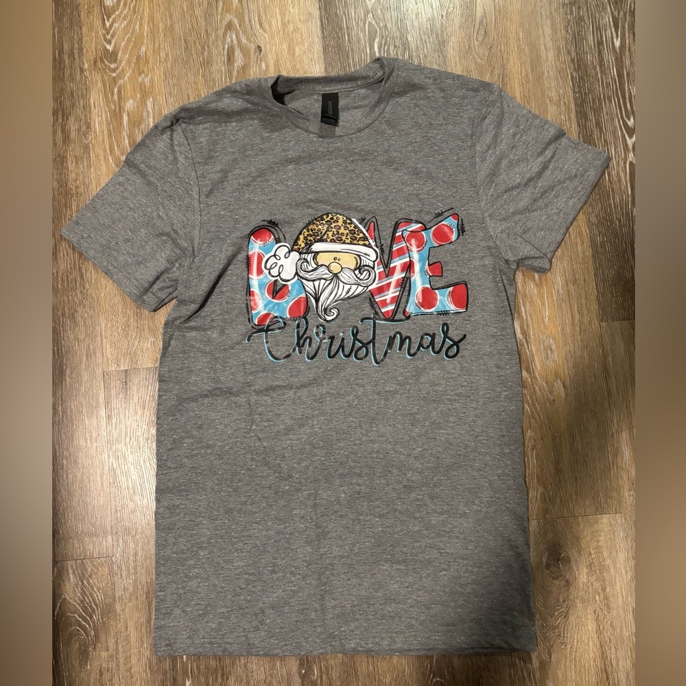 Brand New Love Christmas Tee Size Small